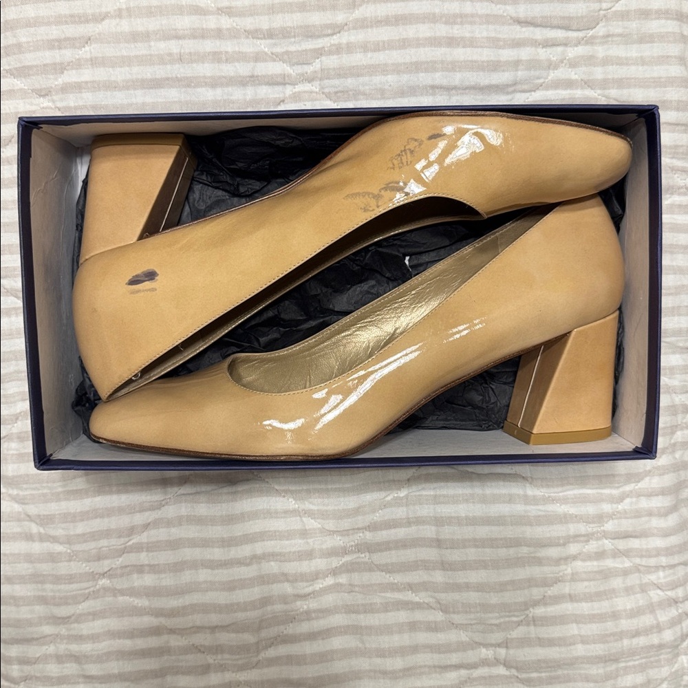 Stuart Weitzman Tan Patent Leather Heels, size 11 - Picture 6 of 12